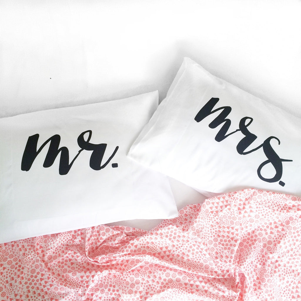 Mr Mrs Couples Pillowcases Script Font